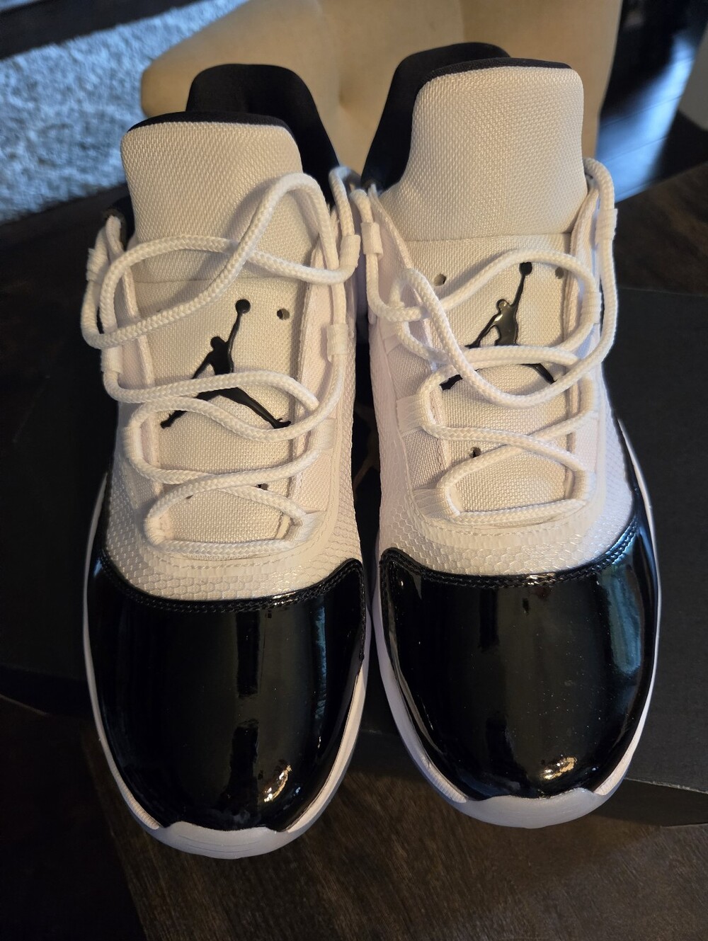 Nike Air Jordan 11 CMFT Low V2 - Picture 2 of 6
